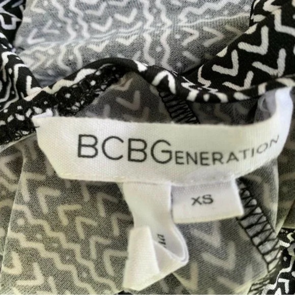 BCBGeneration Sleeveless Halter Dress Tribal Print Womens Size XS Black White - Picture 6 of 7